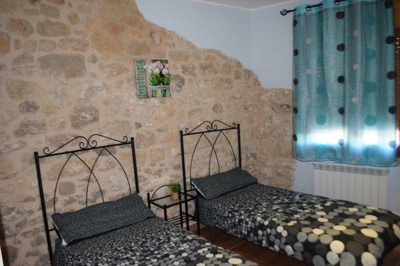Apartamentos La Muralla Horta de Sant Joan Bagian luar foto